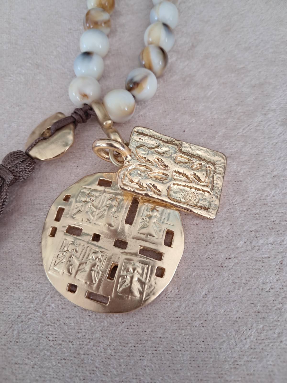 Chico’s Sweater Necklace Ties That Bind 34″ Pendant Tassle