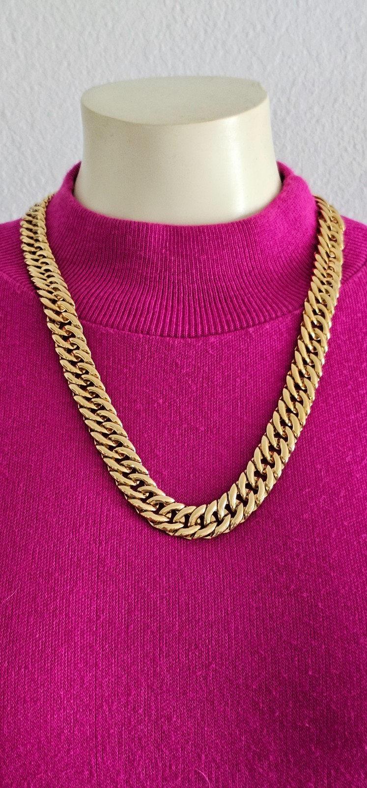 RARE & UNIQUE NAPIER necklace gold tone 25” end to end in Excellent condition