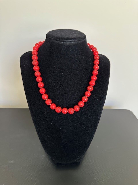 Red Turquoise Round 10mm Gemstone Beads 17″ Beautiful Bright Necklace.
