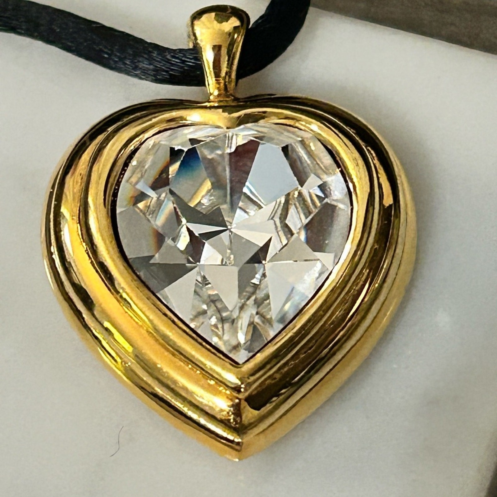Rare Escada Modern Gold Plated Heart Crystal Pendant Necklace Black Cord #G016