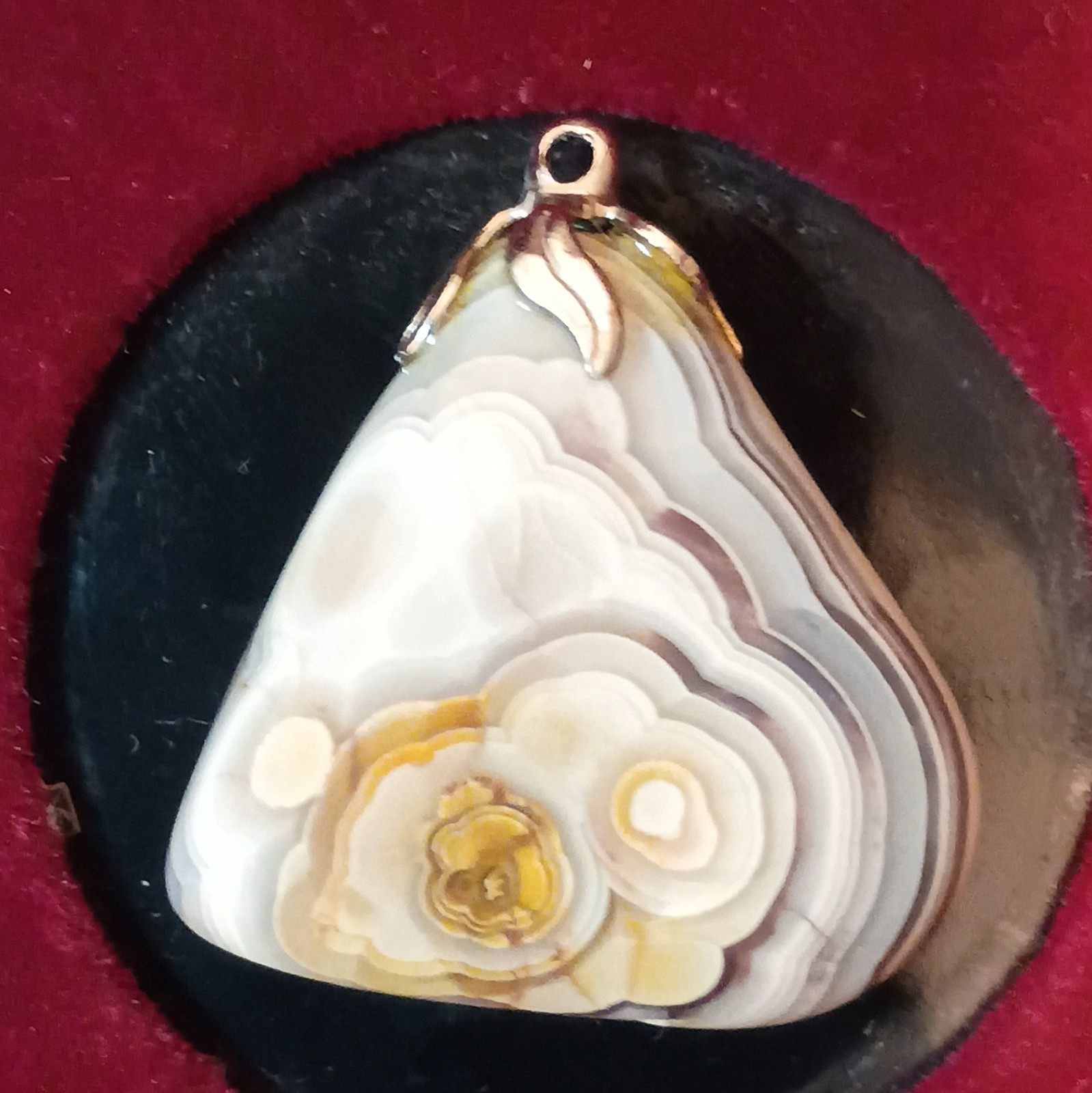 Freeform Agate Pendant Bezel Set Gold Tone Bail White Gray Brown Stone