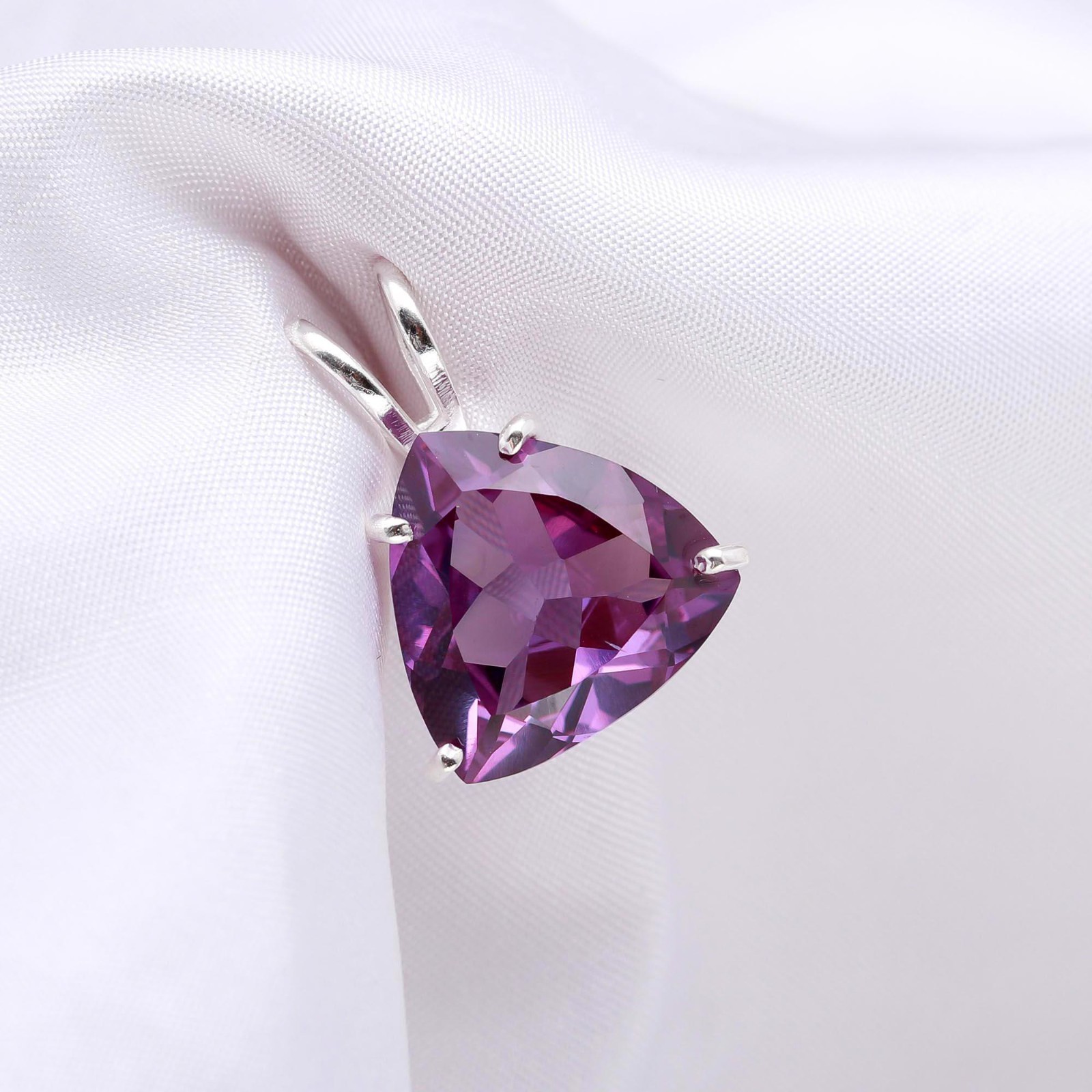 Color Changing alexandrite Trillion Pendant 925 Sterling Silver Handmade Jewelry