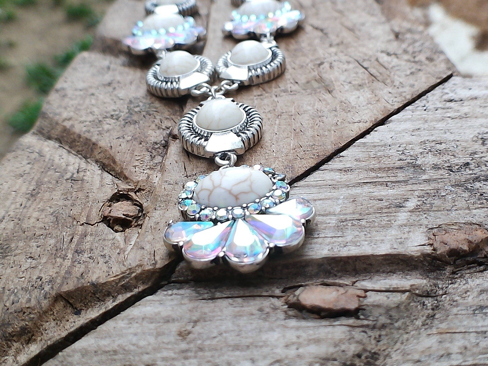 Southwest Style Turquoise Cluster Statement Necklace With Crystals