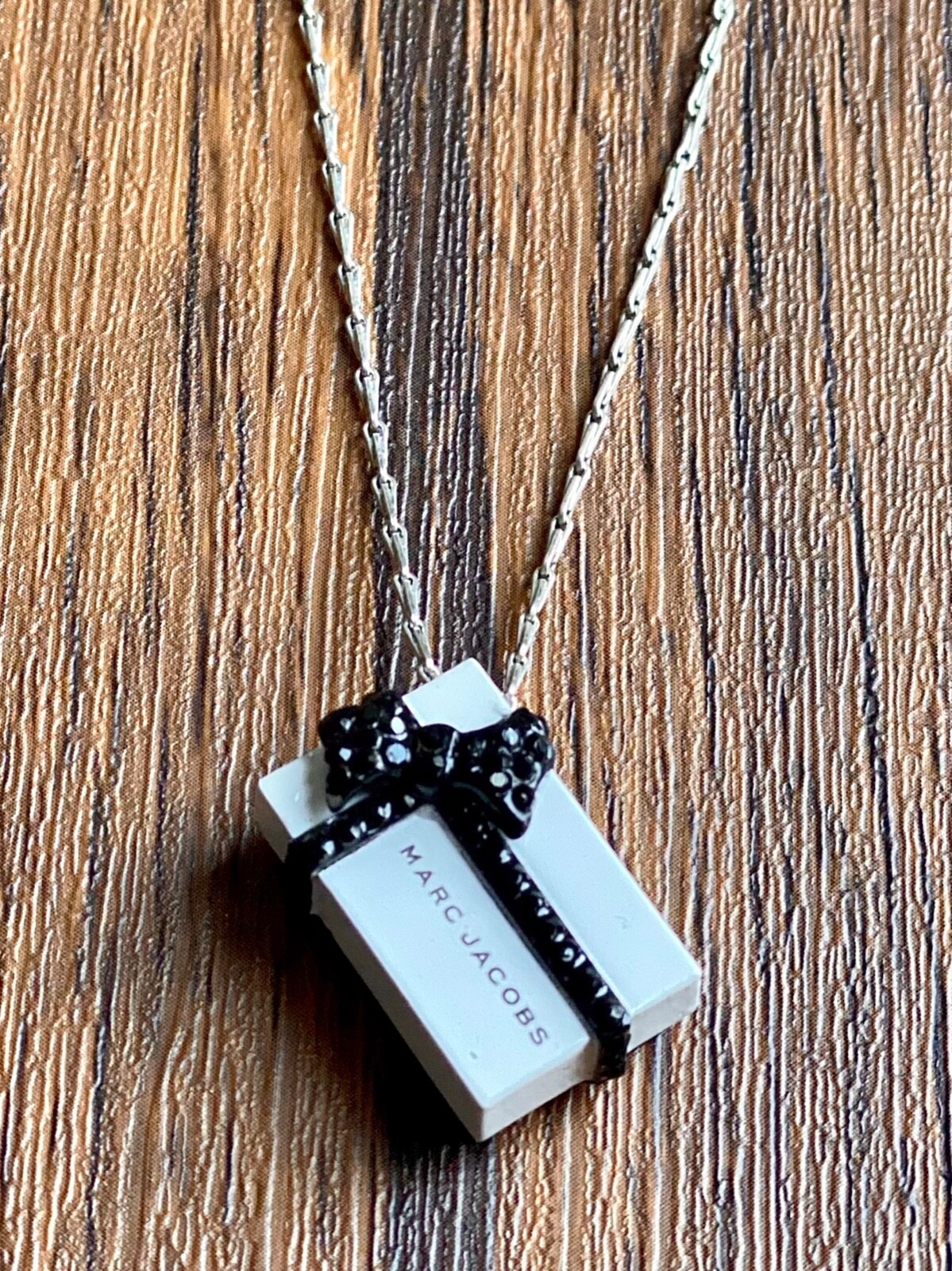 Marc Jacobs Gift Box Necklace – NEW. Beautiful gift