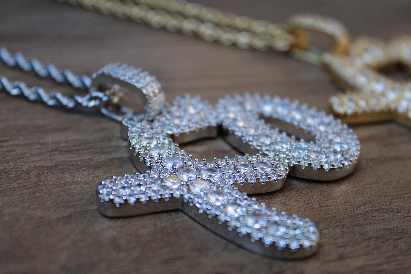 XO Chain – Iced Out XO Pendant &Stainless Steel Chain