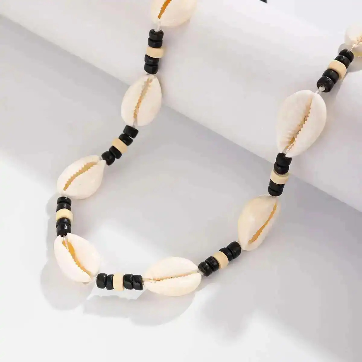 Bohemian Scallop Wood Bead Choker Necklace for Men Retro Adjustable Short
