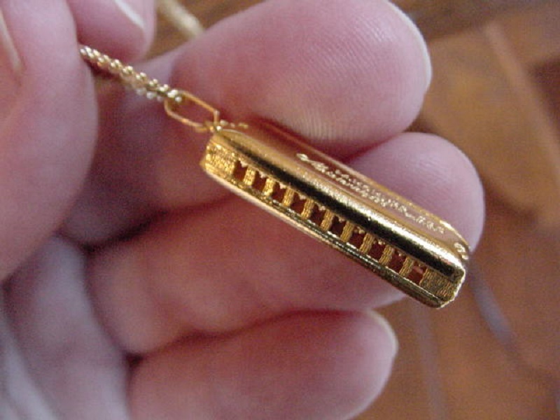 (M-329-E) little Hohner HARMONICA PENDANT necklace JEWELRY 24k gold plt