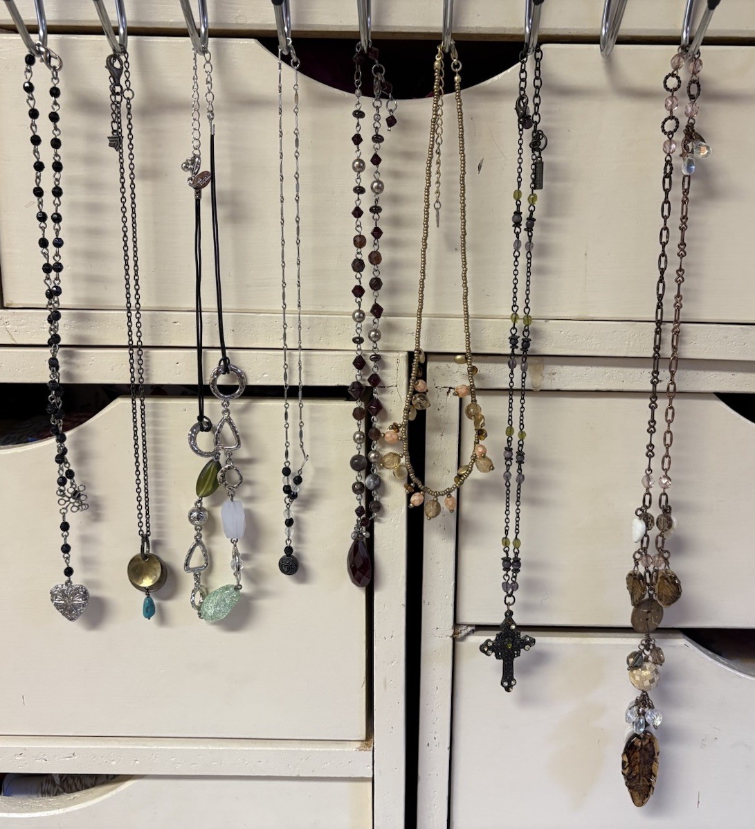 Lot Of 8 Necklaces Shorter Lengths Various Materials Good Condition