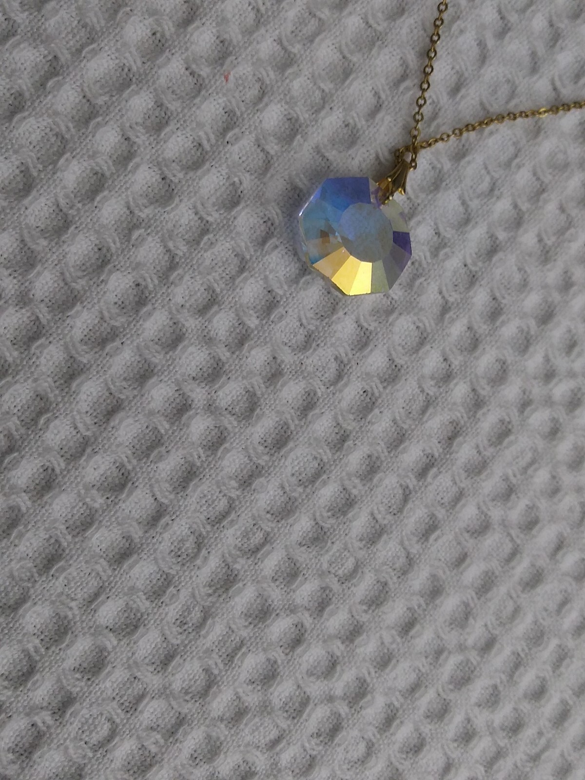 Costume Necklace With White/Colorless Stone