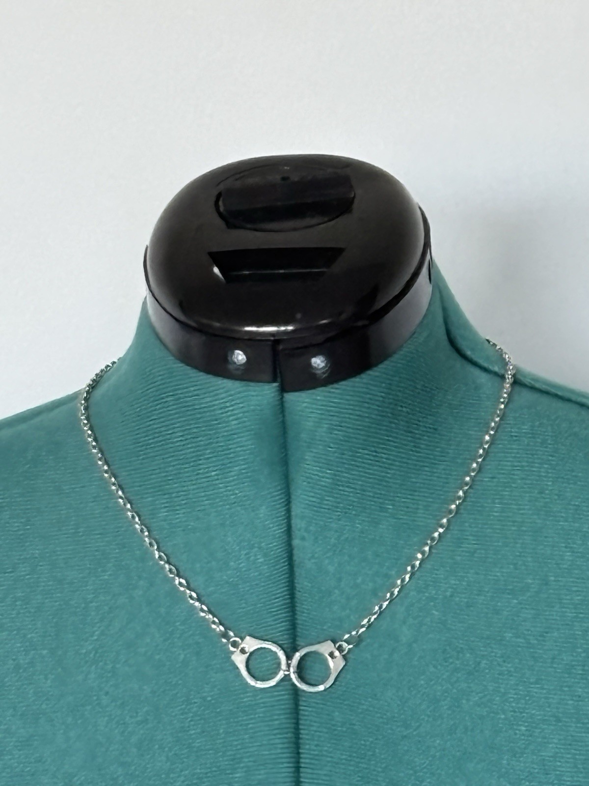 Novelty Silver-Tone Handcuffs Set Seattle Working Mini Cuffs Keychain & Necklace