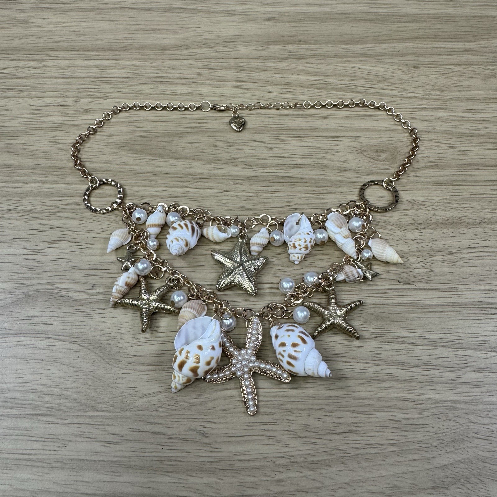 BETSEY JOHNSON PEARL BEACH CHARMS SEA SHELLS NECKLACE STARFISH CONCH SHELLS