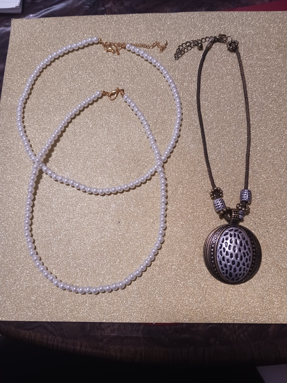 Set Of 3 Choker Necklace 2 Pearl +1 New.