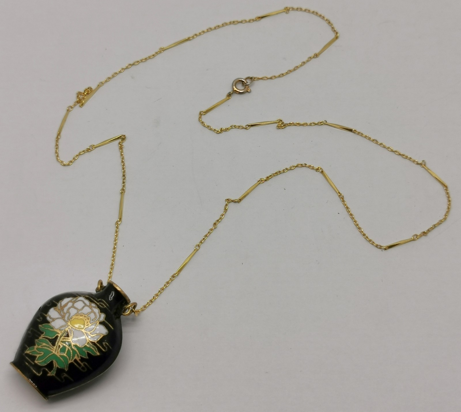 Vtg 1980s Chinese Black Enamel Flower Filigree Vase Urn Pendant Necklace Chain