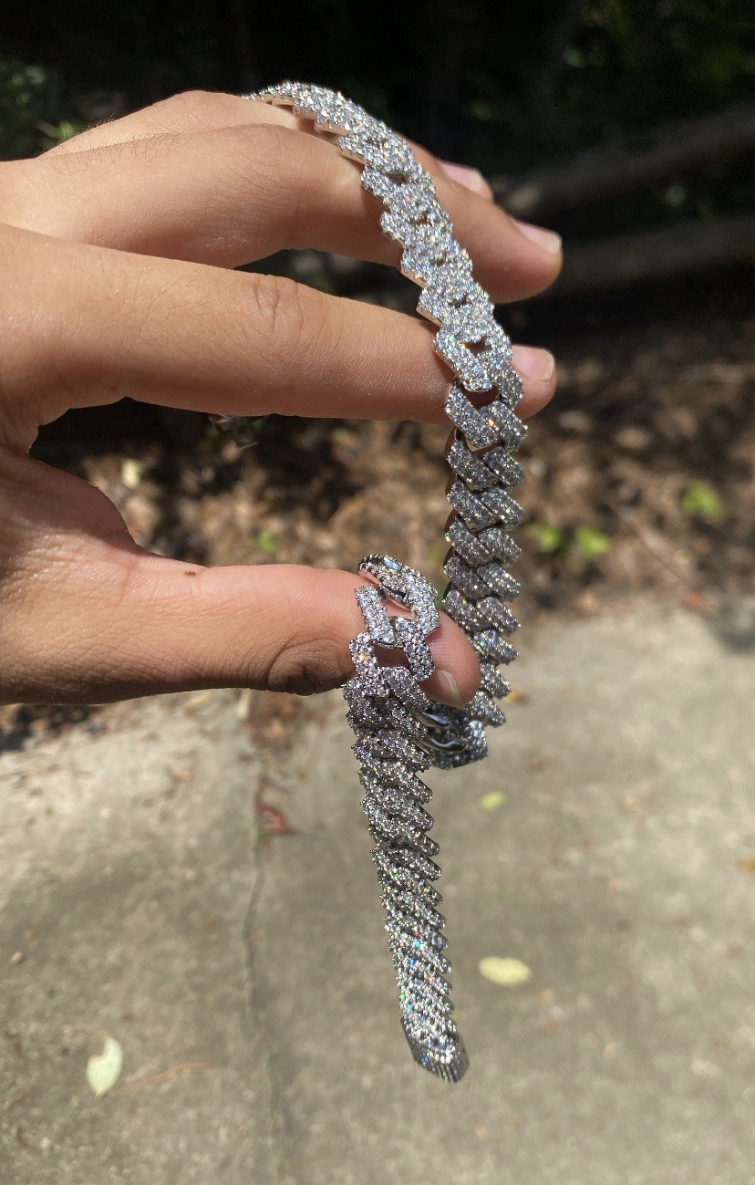 15mm wide 18 inch Iced VVS1 Cuban Chain Moissanite