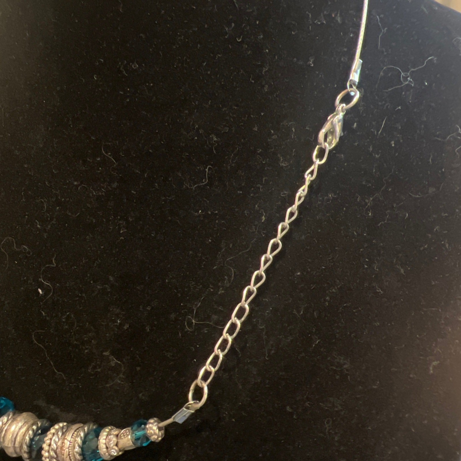 Vtg Boho Teal Blue Faceted Beaded Silver Tone Statement Necklace 18-20 in