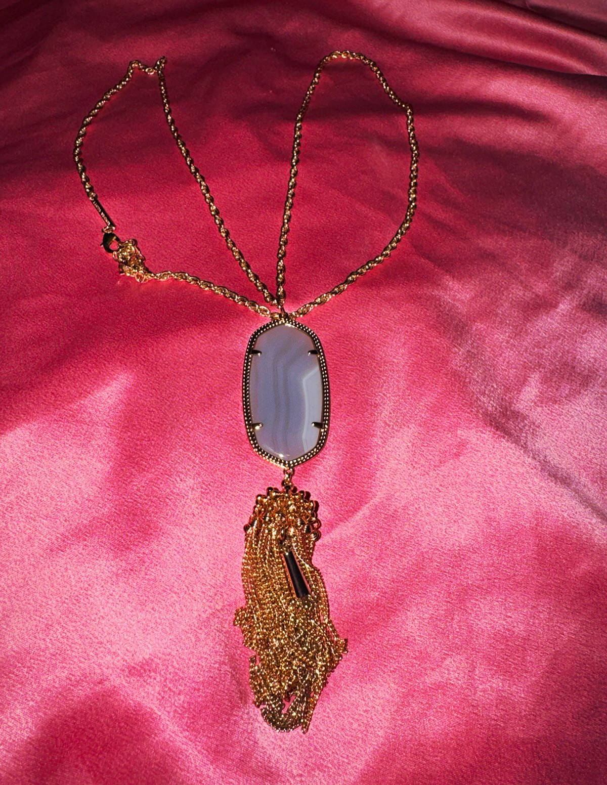 Gold Tone Rope Chain Necklace Gray Oval Agate Pendant Tassel Lobster Clasp