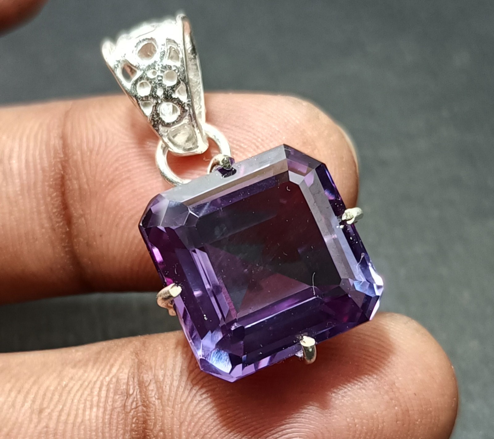 Natural 35.45 CT Color Change Alexandrite Certified Gemstone Pendant 925 Silver