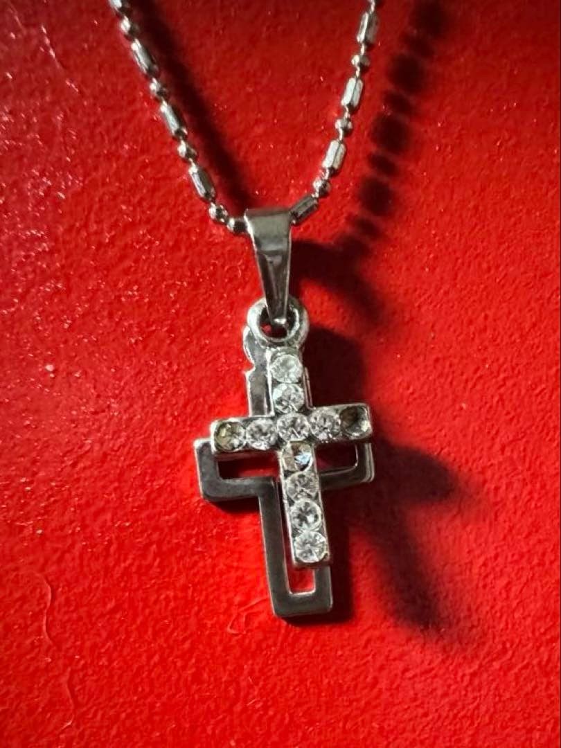 Vintage Silver Metal Cross Zirconia Necklace