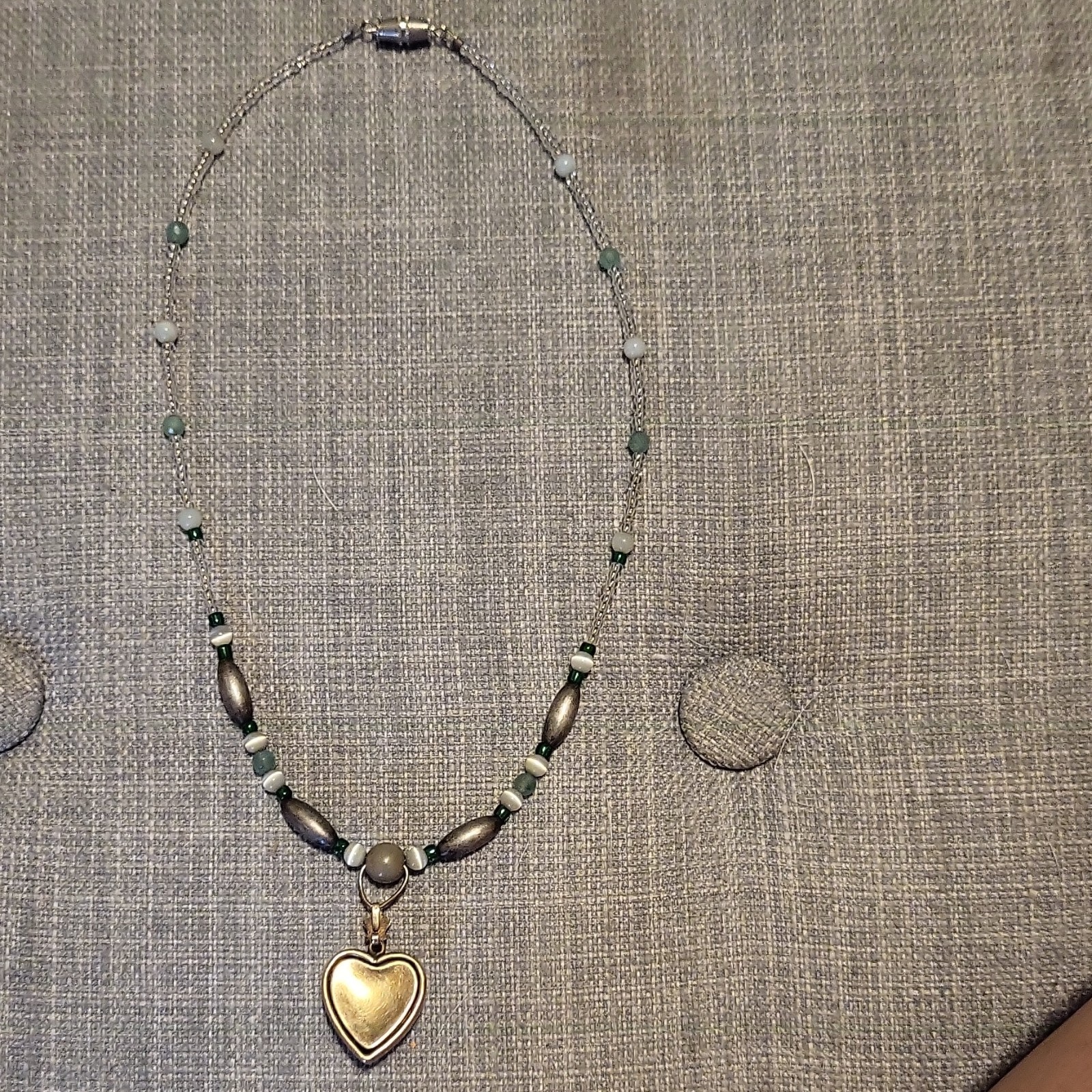 Beaded Ball Chain Necklace Heart Locket Pendant Silver Tone Green White Screw
