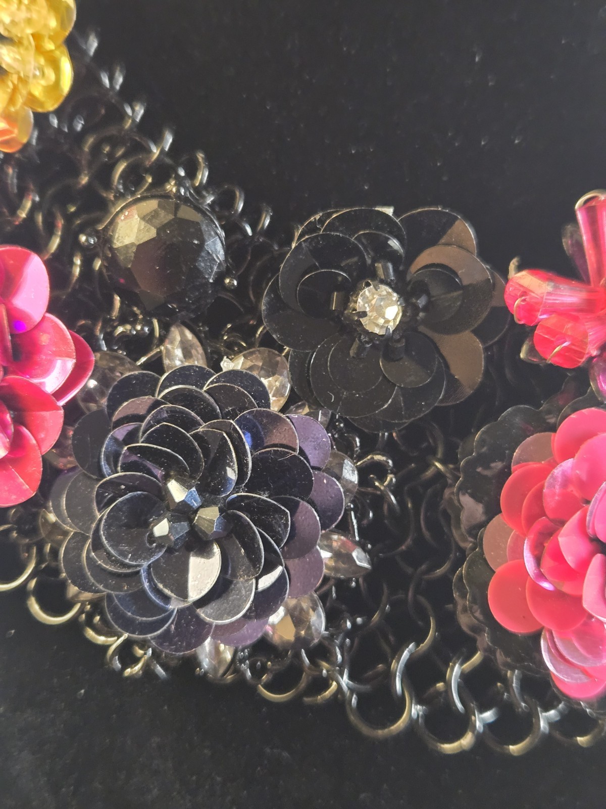 ALDO BLACK STATEMENT NECKLACE CHUNKY FLORAL EMBELLISHED BIB DESIGN