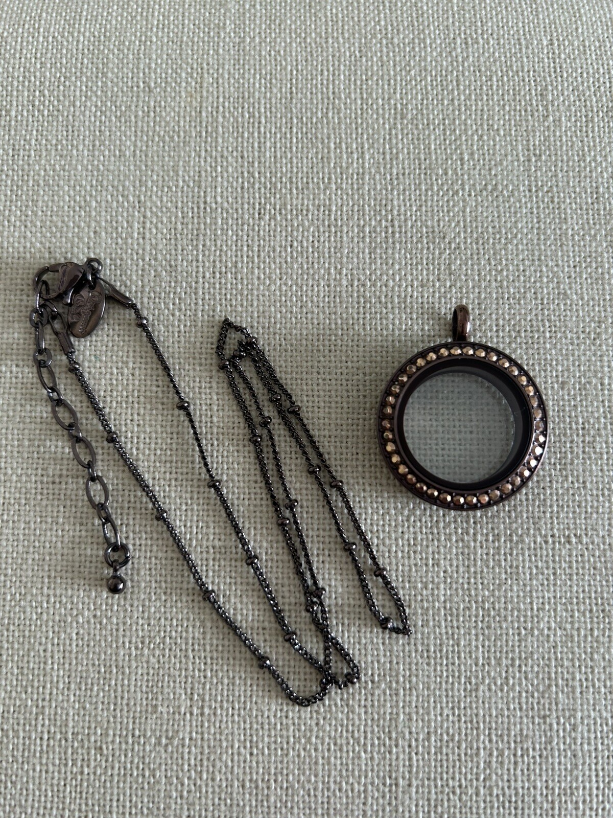 Origami Owl Medium Chocolate w/Metallic Crystals Twist Locket & Chain Set “New”
