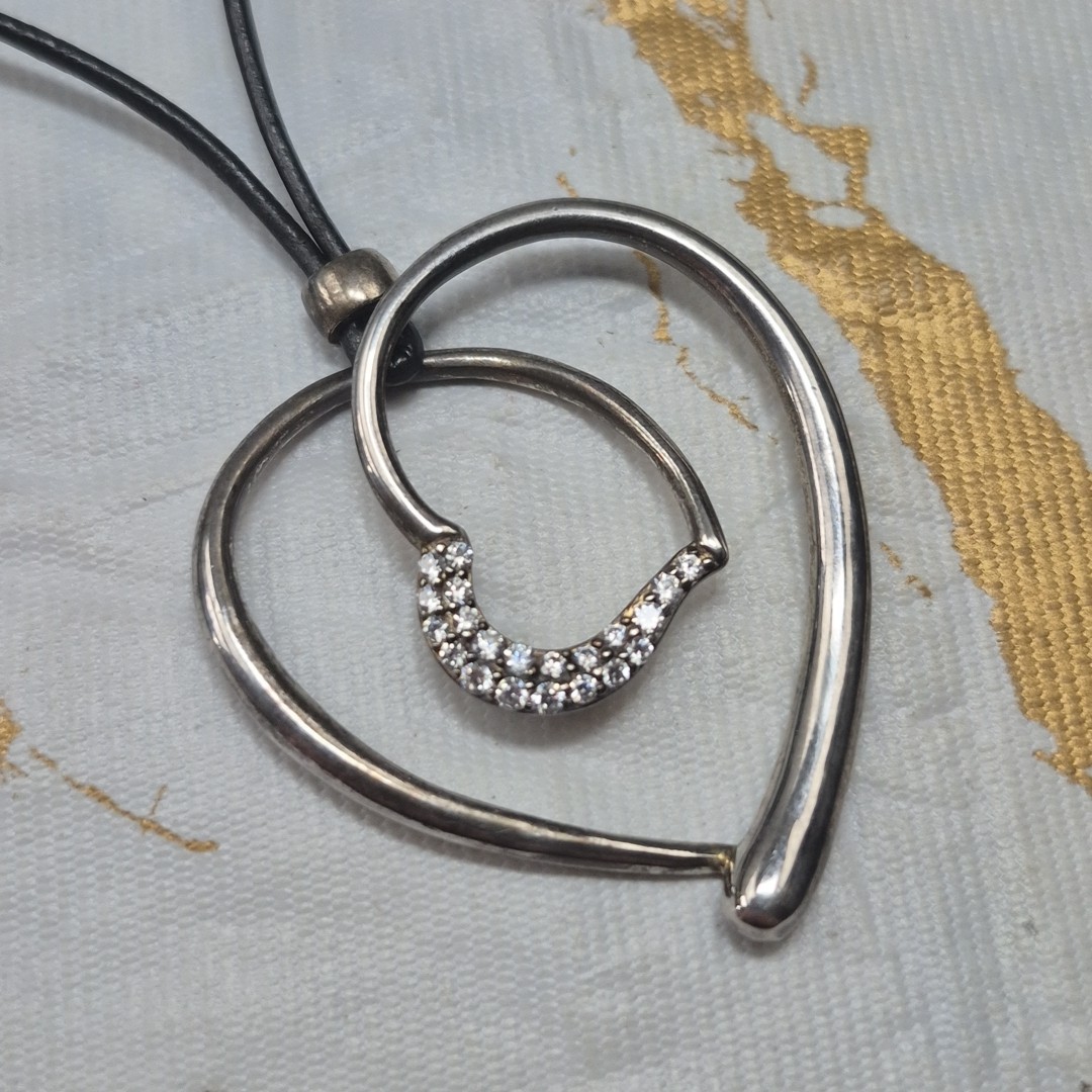 Modern Folli Follie Sterling Silver 925 Double Open Heart Black Leather Necklace