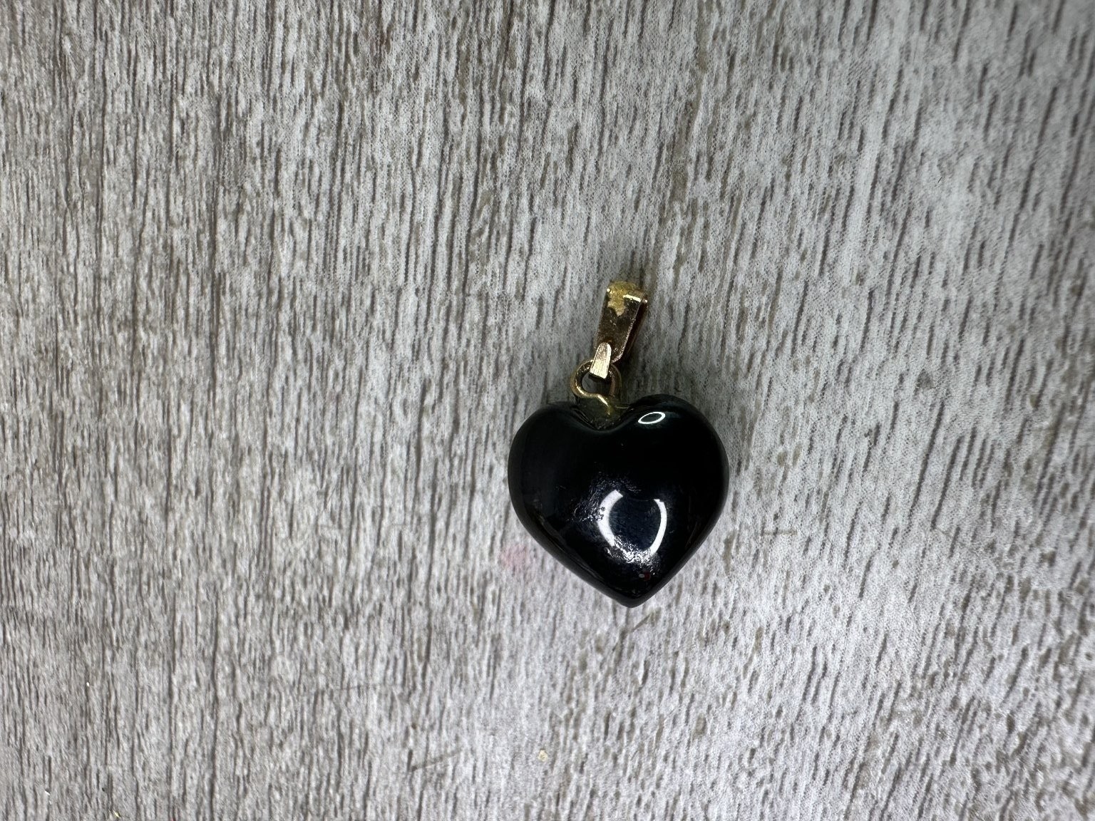 Black Onyx Style Heart Pendant Gold Tone Bail Approx 1″ Tall Love Charm