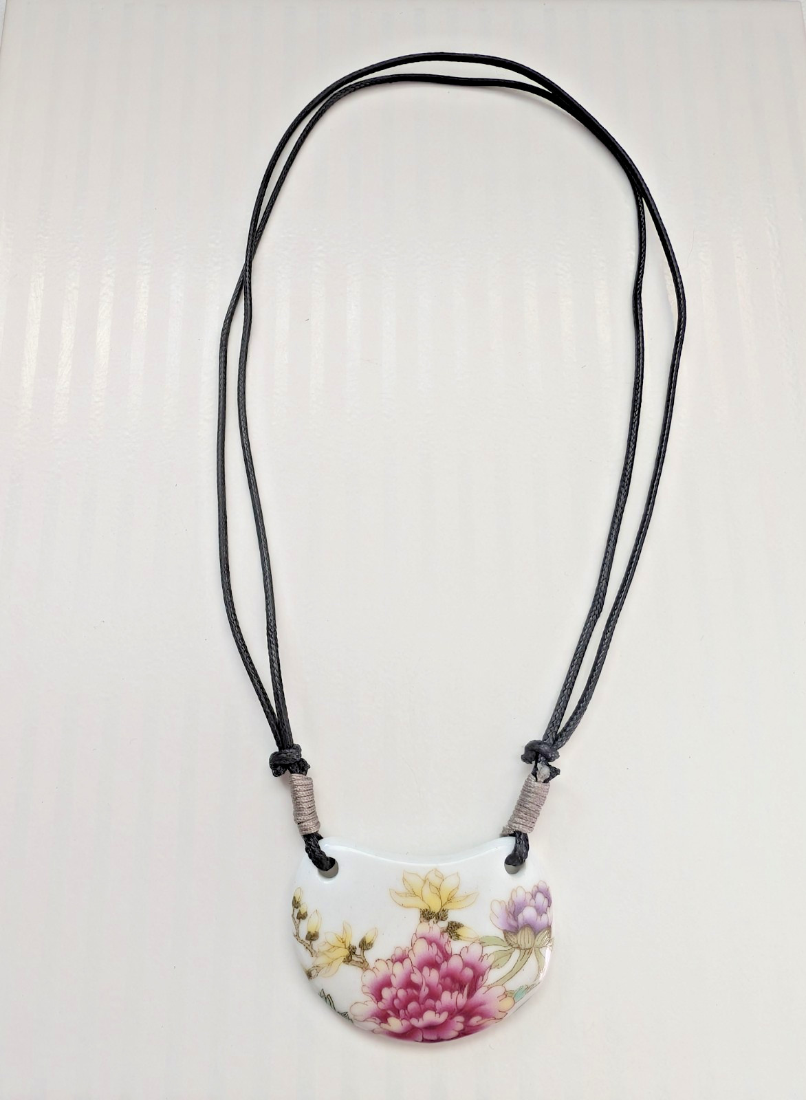 Crescent floral print white ceramic pendant adjustable cord NONE METAL Necklace