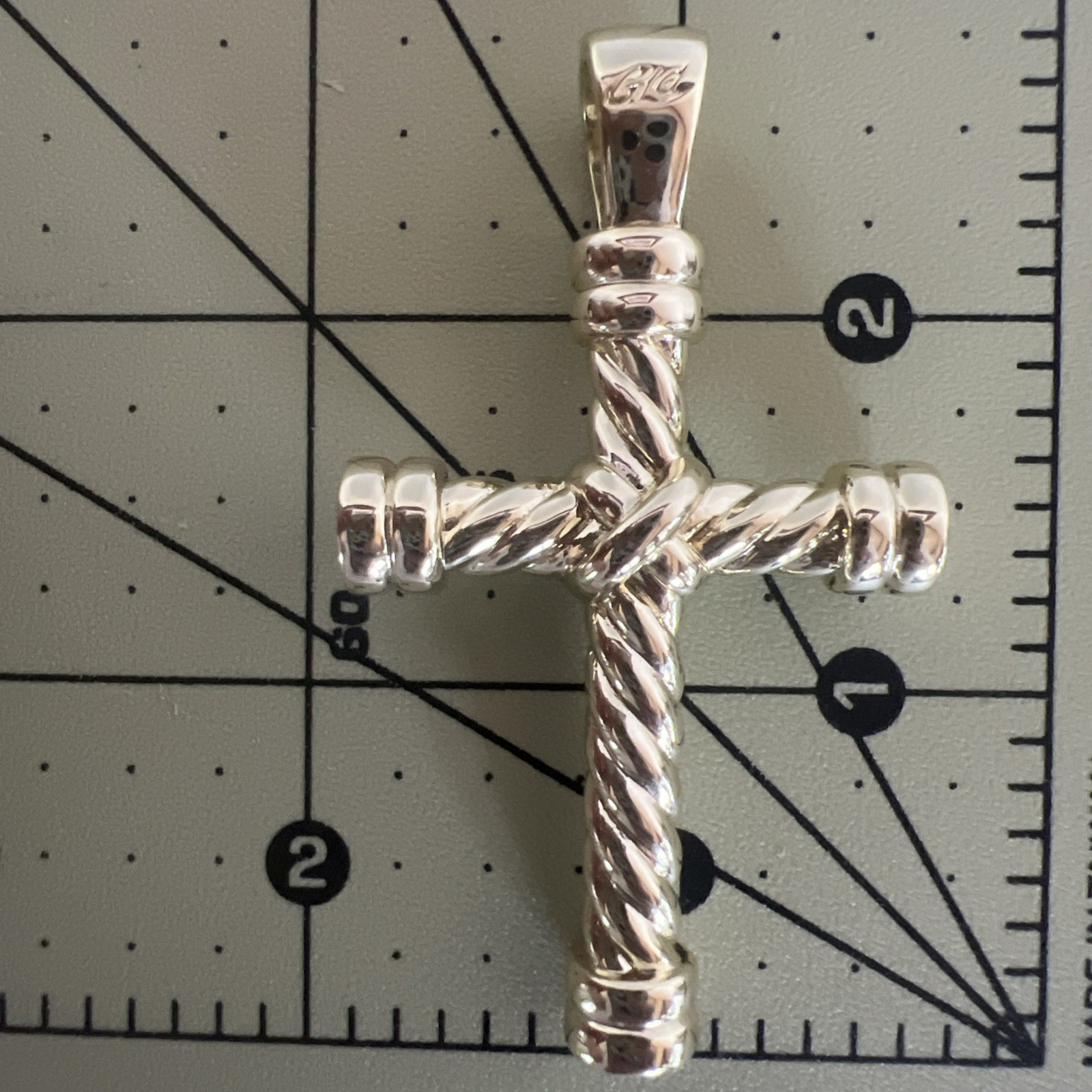 18k -28grams CZ Stones Gold Cross By GLD. W/O Chain. Large Cross Only 2.5×1.5”