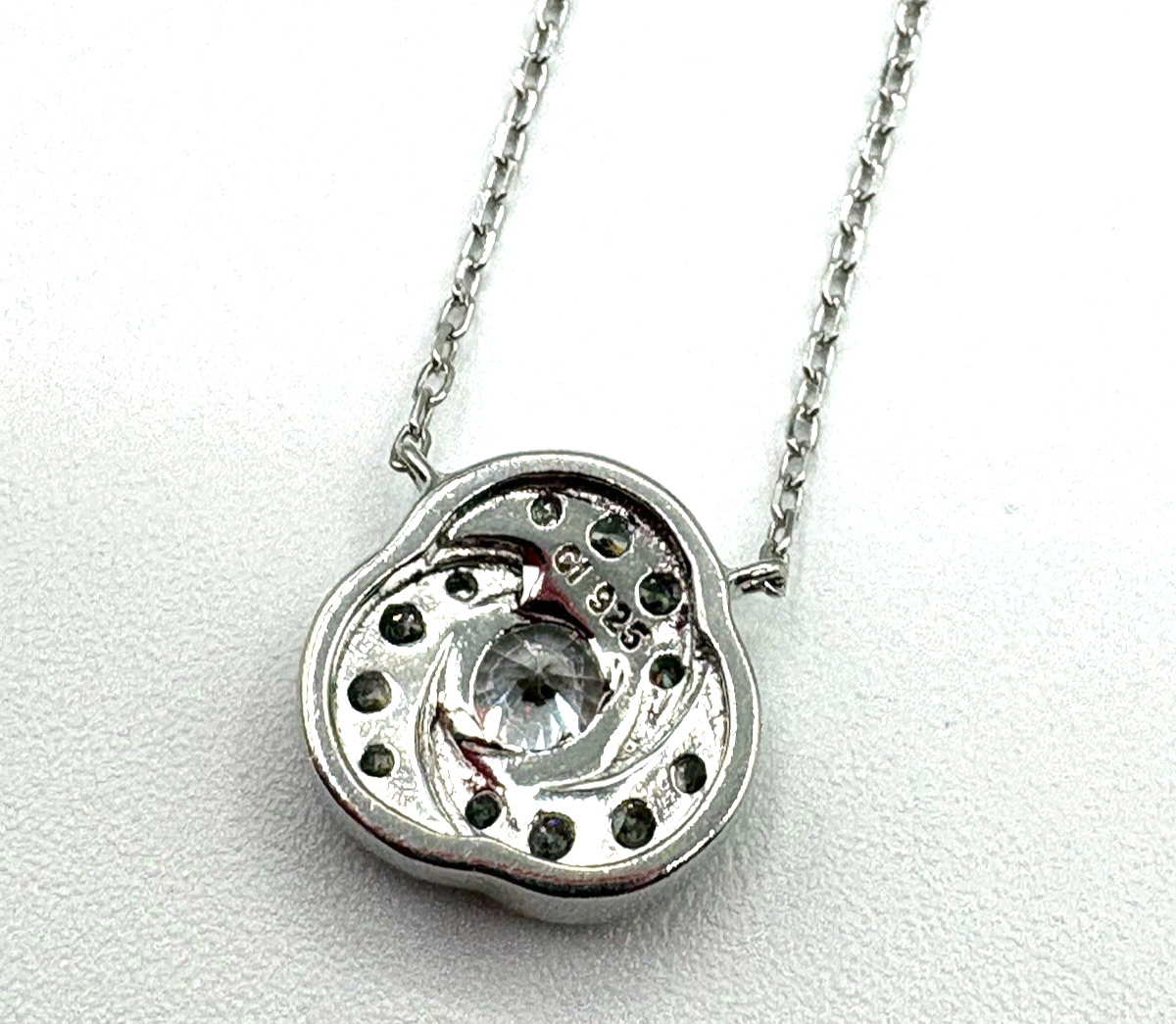 925 Sterling Love Knot CZ Stationary Pendant Necklace in Excellent Condition