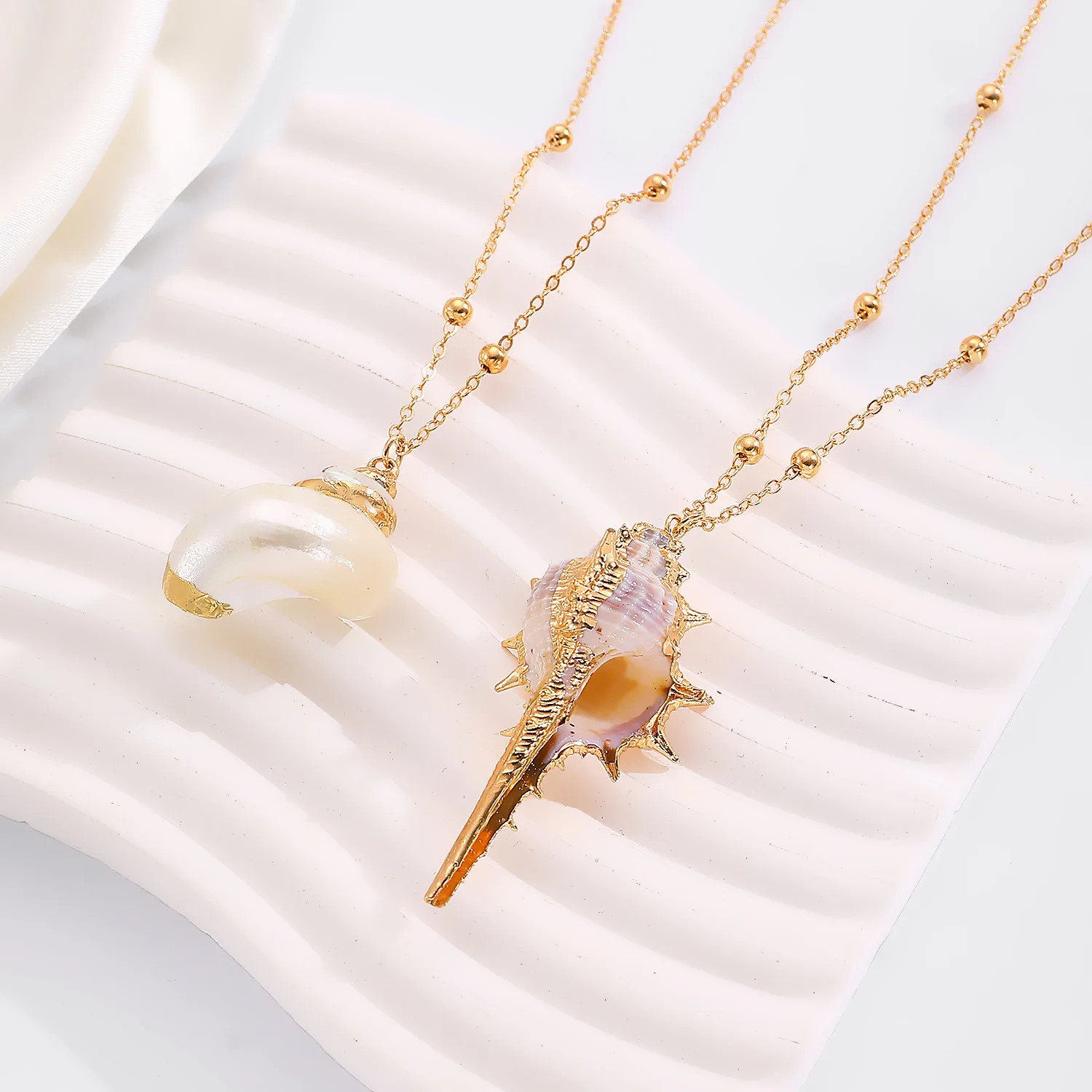 Retro Fashion Beach Shells Gold Color Border Pendant Stereo Conch Necklace for W