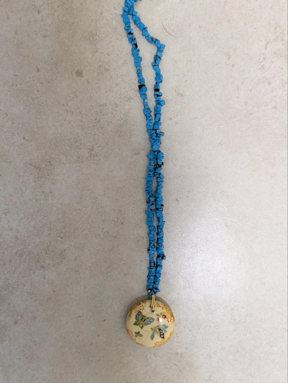 Turquoise Chip Bead Necklace with Floral Pendant – Blue