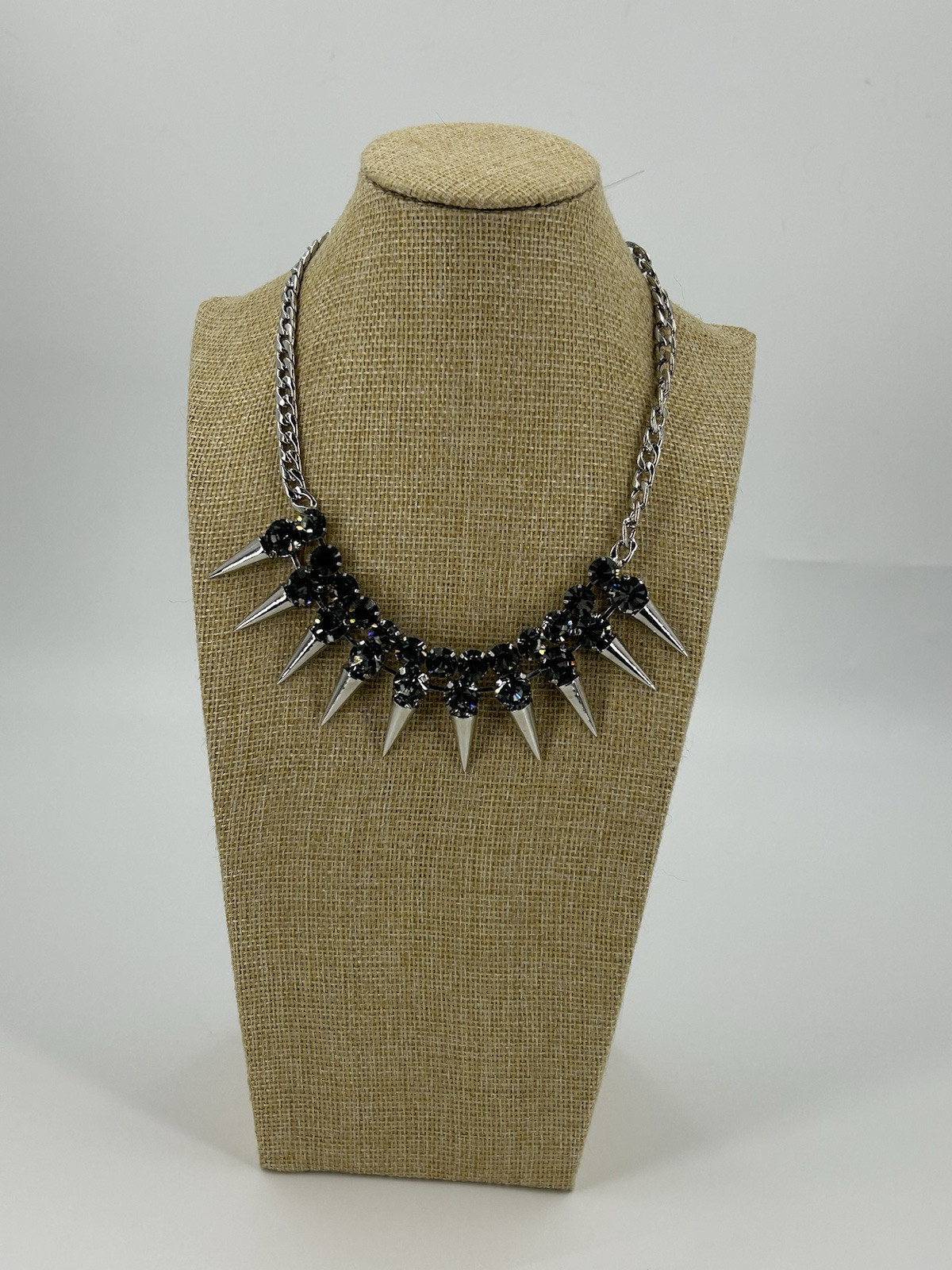 New TREZO Choker Bib Necklace Womens Silver Tone Spikes Rhinestones 17-20 Inch