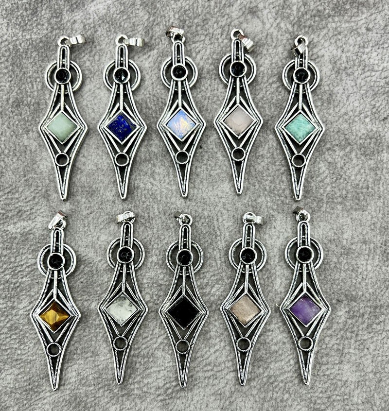 10pcs Amethyst Vary Gems Pendants Chakra Reiki Healing Amulet