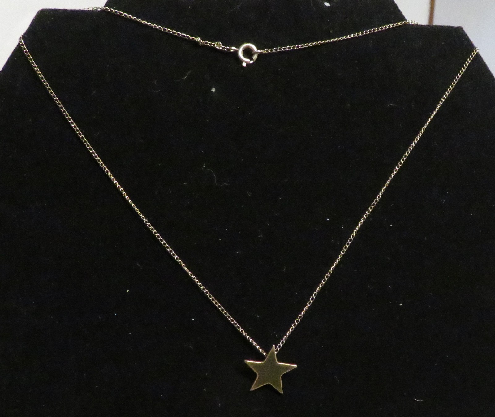 Gold Tone Star Pendant Necklace Minimalist Dainty Cable Chain 15in Knoted 12kGF