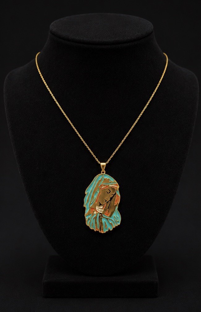 Elegant Gold Ton none tarnished none fade st. Mary Necklace Turquoise