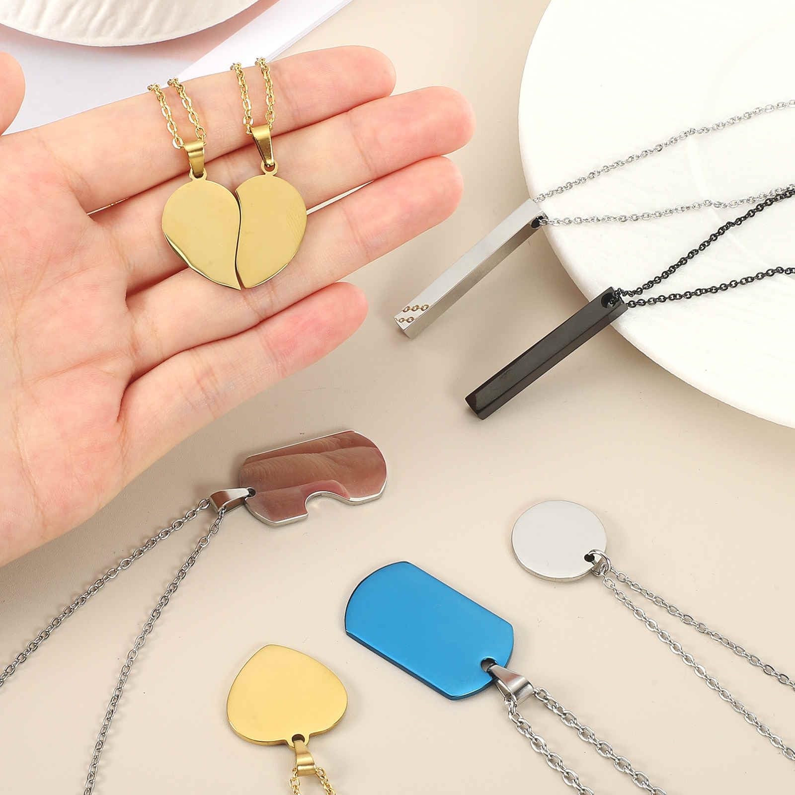 Stainless Steel Round Pendant Necklace for Men and Women, Stamping Blank Engr…