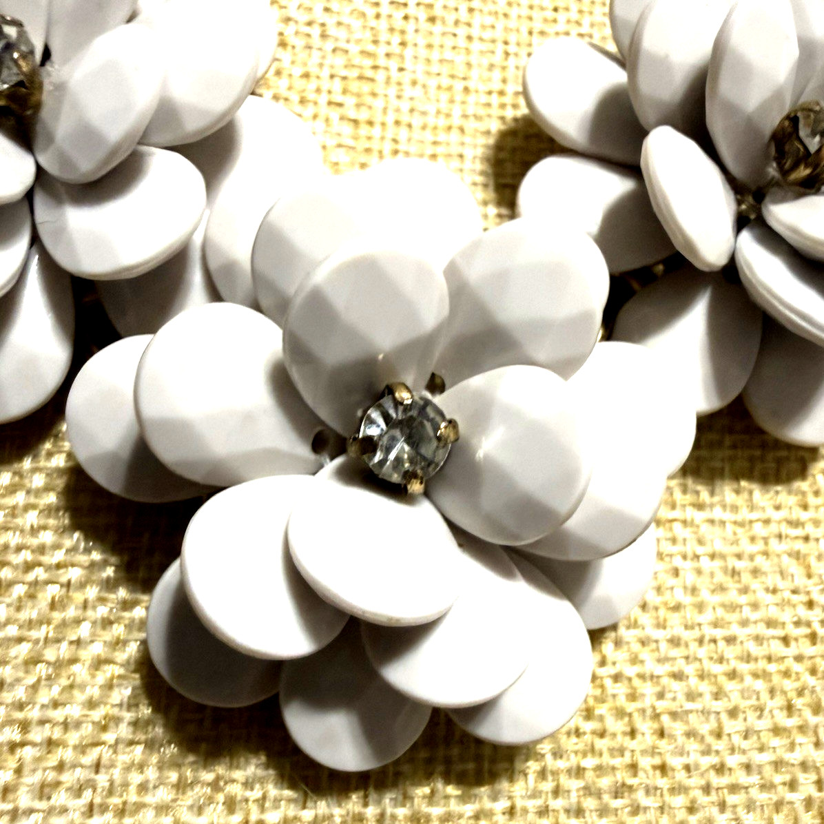 J. Crew 18″ Cream Cluster Flower Statement Necklace