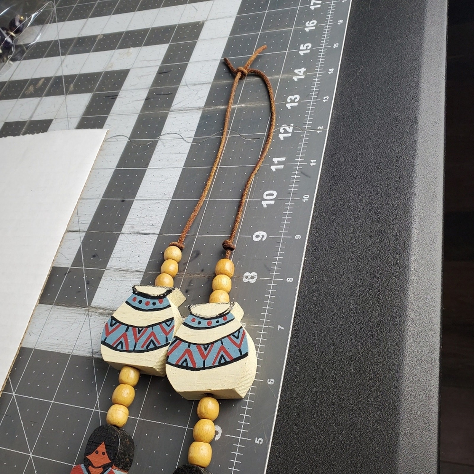 Wood Southwestern Girl Vases Beaded Art to Wear Character Necklace 28″
