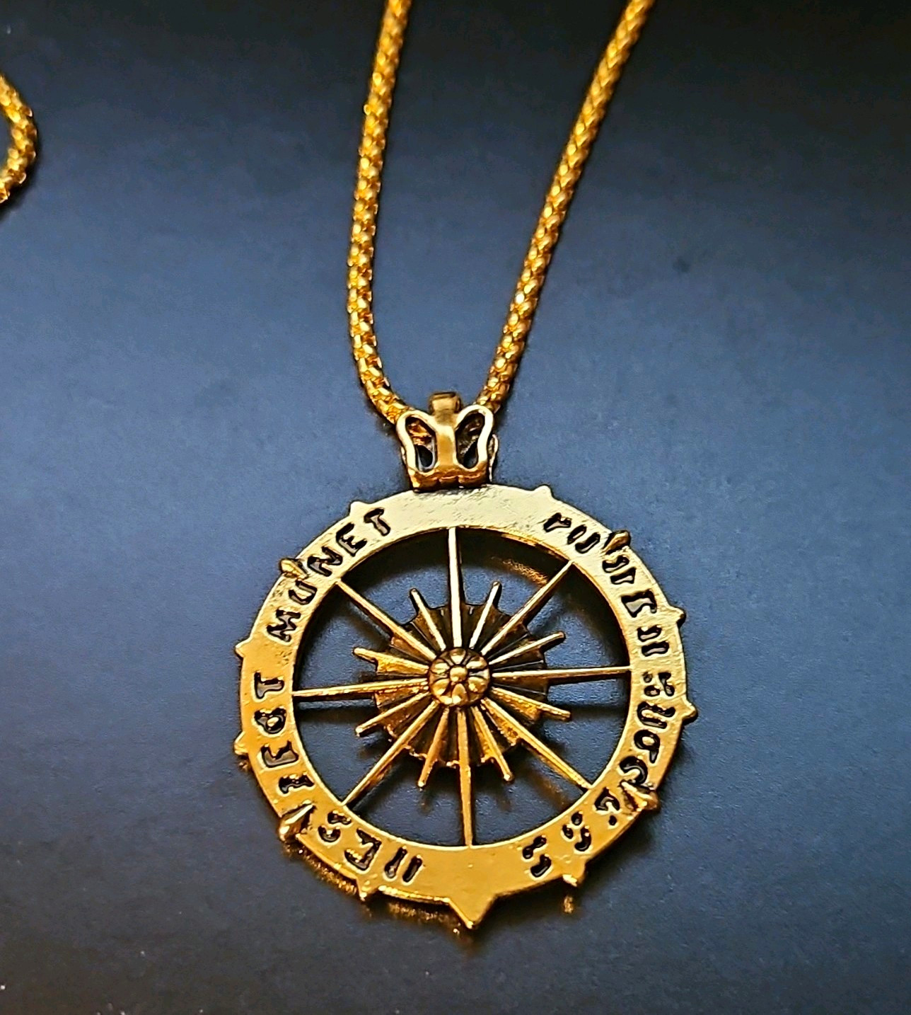 Gold Tone Metal Round Compass Pendant Chain Necklace, No Stone