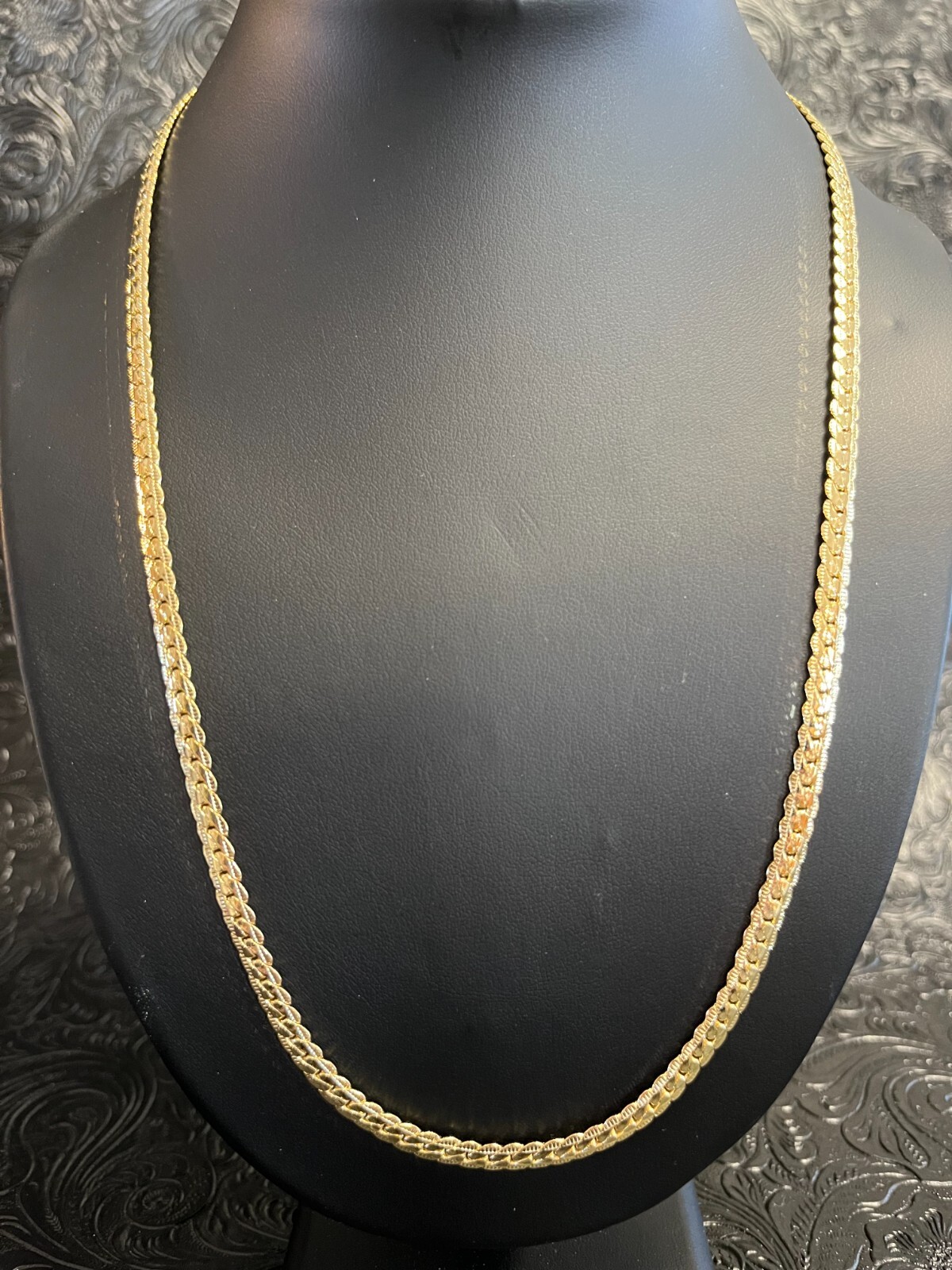 Super Nice 18K Gold Plated Sideways Chain 6mm Wide 20″ Long -Fast Free Shipping