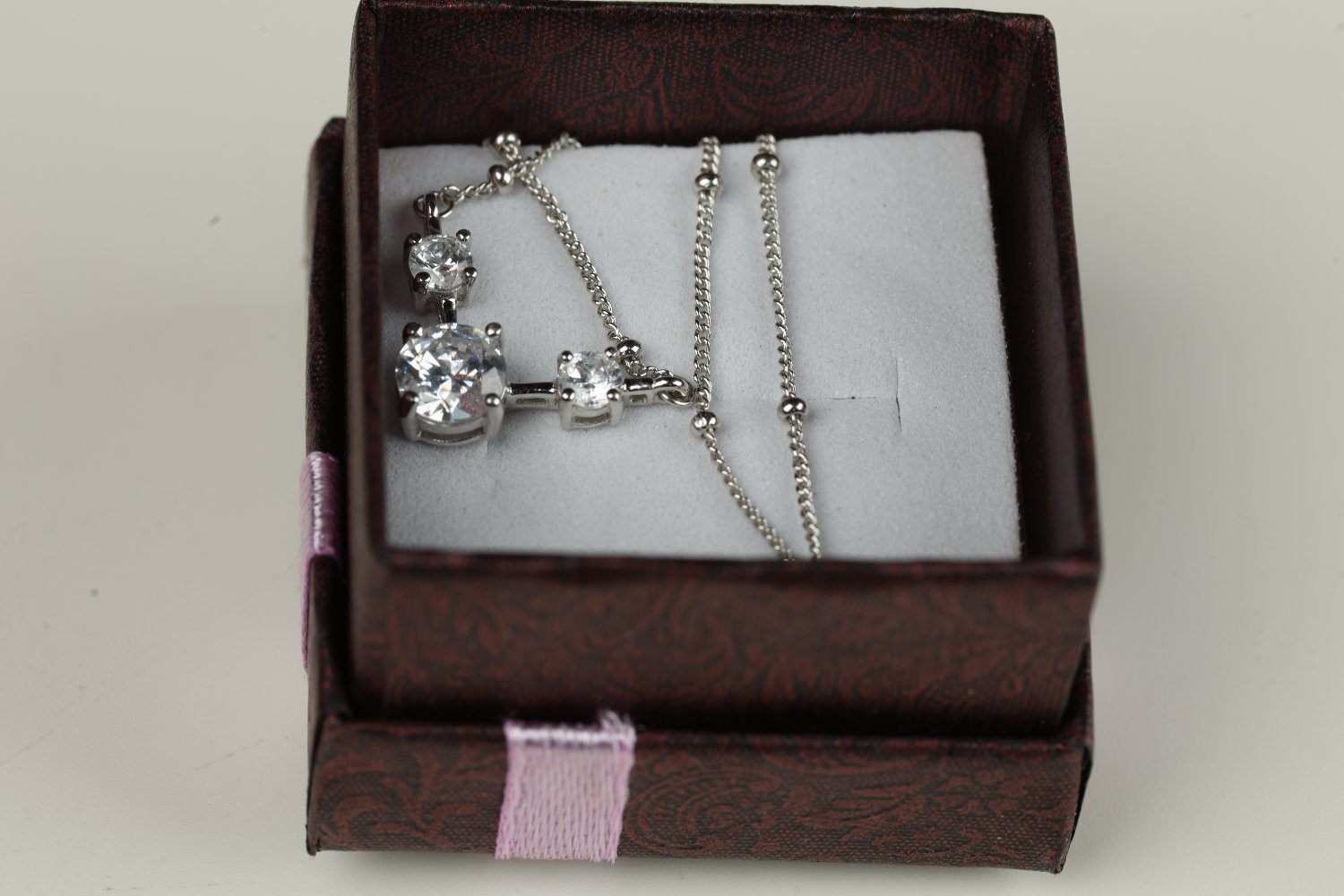 925 Sterling Silver Three Stone Cubic Zirconia Necklace 18″ Beaded Chain China