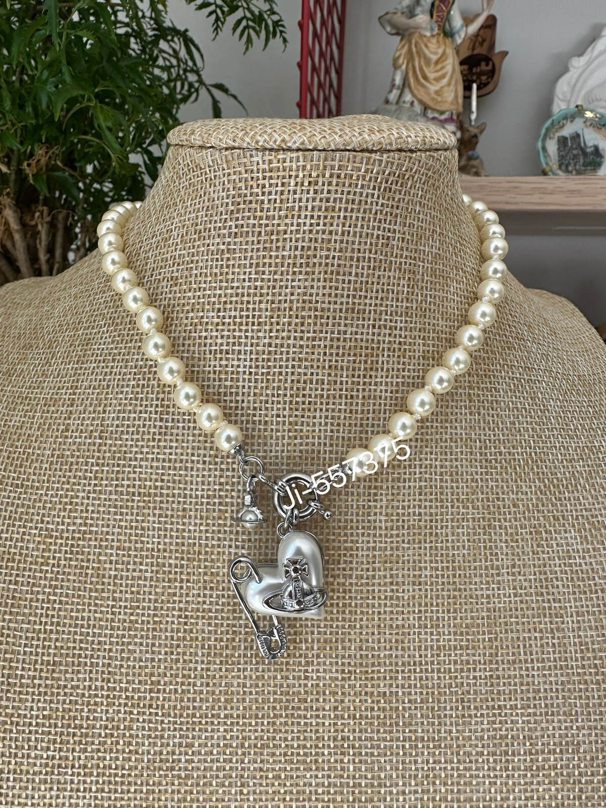Vivienne Westwood Orbit Heart Pin pearl necklace silver