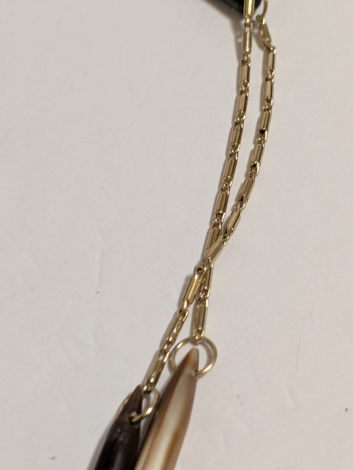 Gold Tone Y Drop Necklace With Acrylic Spear Shaped Beads. 28″ + 6.25″ Drop.