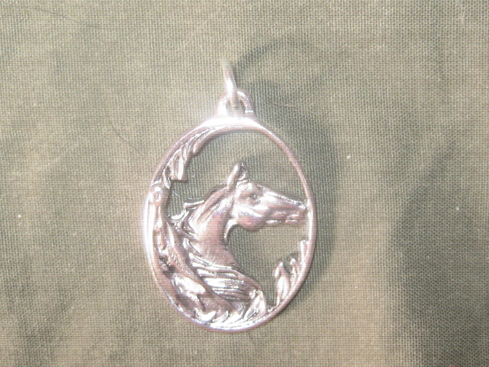 New USA 25mm Antique Silver Oval Horse Head Fantasy Pendant Charm Necklace