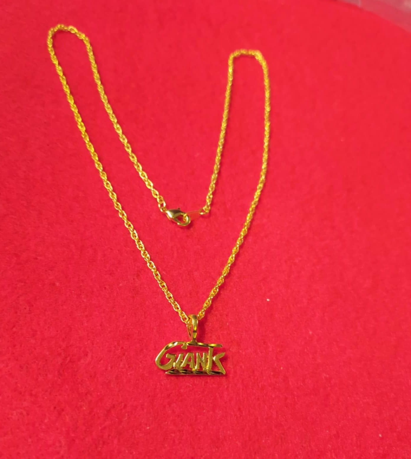 NEW YORK GIANTS SPORTS TEAM 14KT GOLD PLATED CHARM WITH 16″-30″ ROPE CHAIN