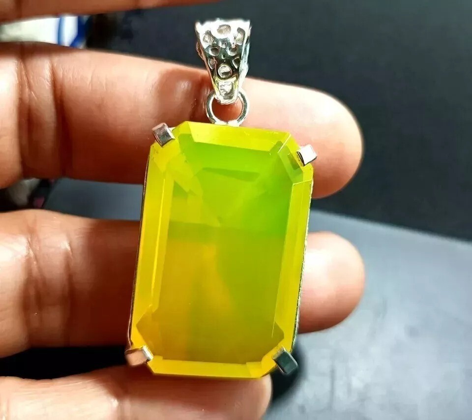 Bi-Color 97.50 Ct Natural Opal 925 Solid Silver Pendant Emerald Loose Gemstone