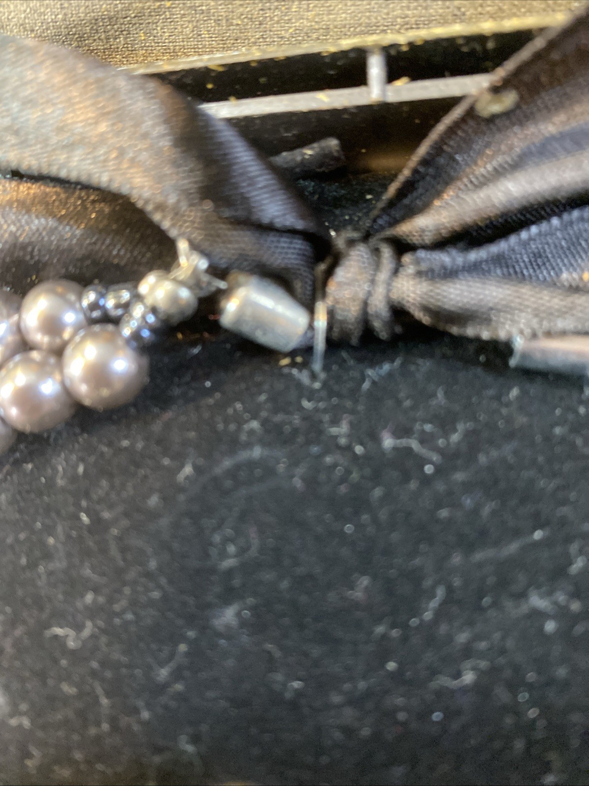 Vtg 80s Women’s Imitation Faux Pearl Rhinestone Necklace Ribbon Brooch Gray
