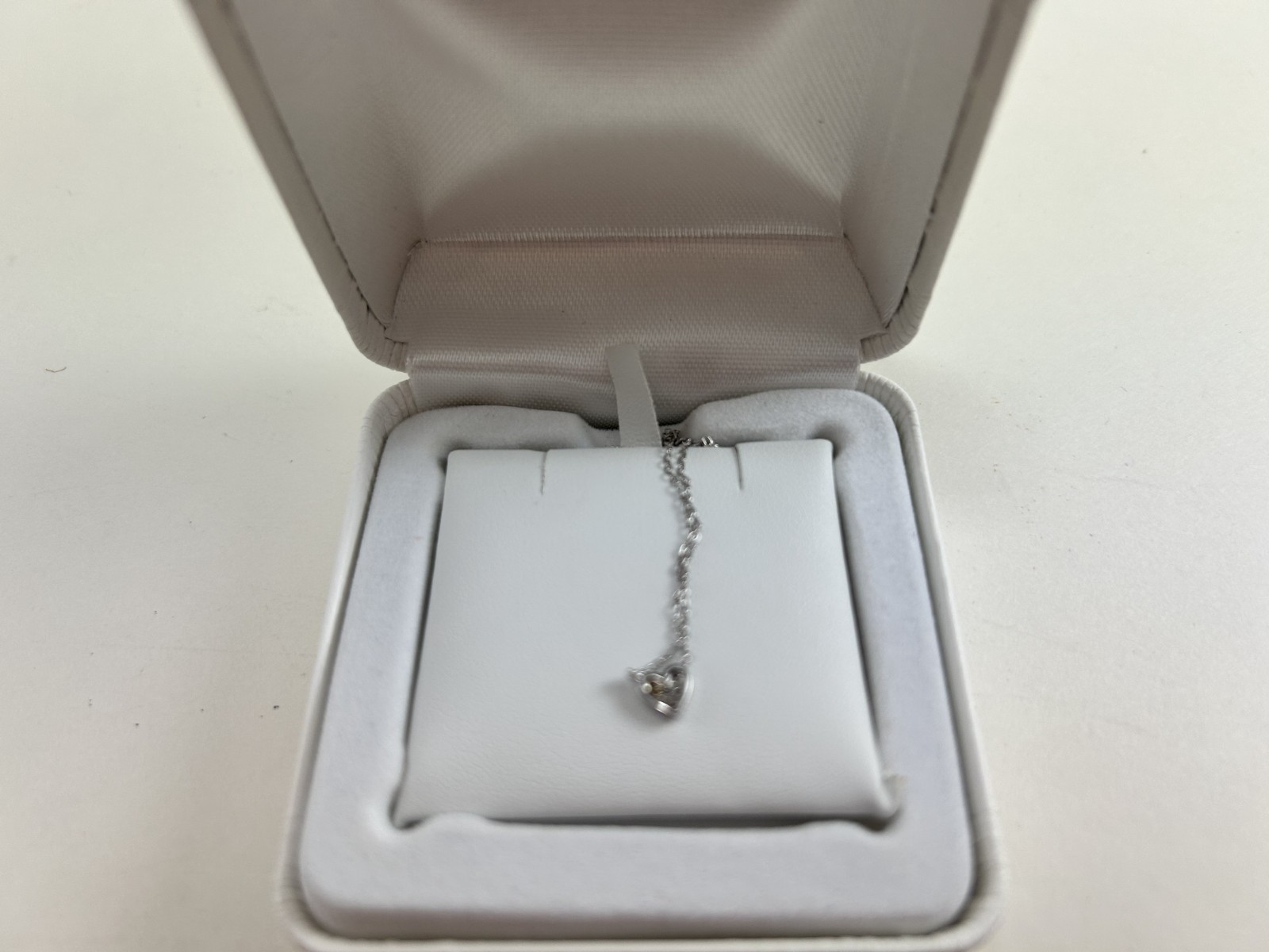 BRILLIANT LAB GROWN DIAMOND HEART DIAMOND ACCENT NECKLACE 1/8″ HEARRT
