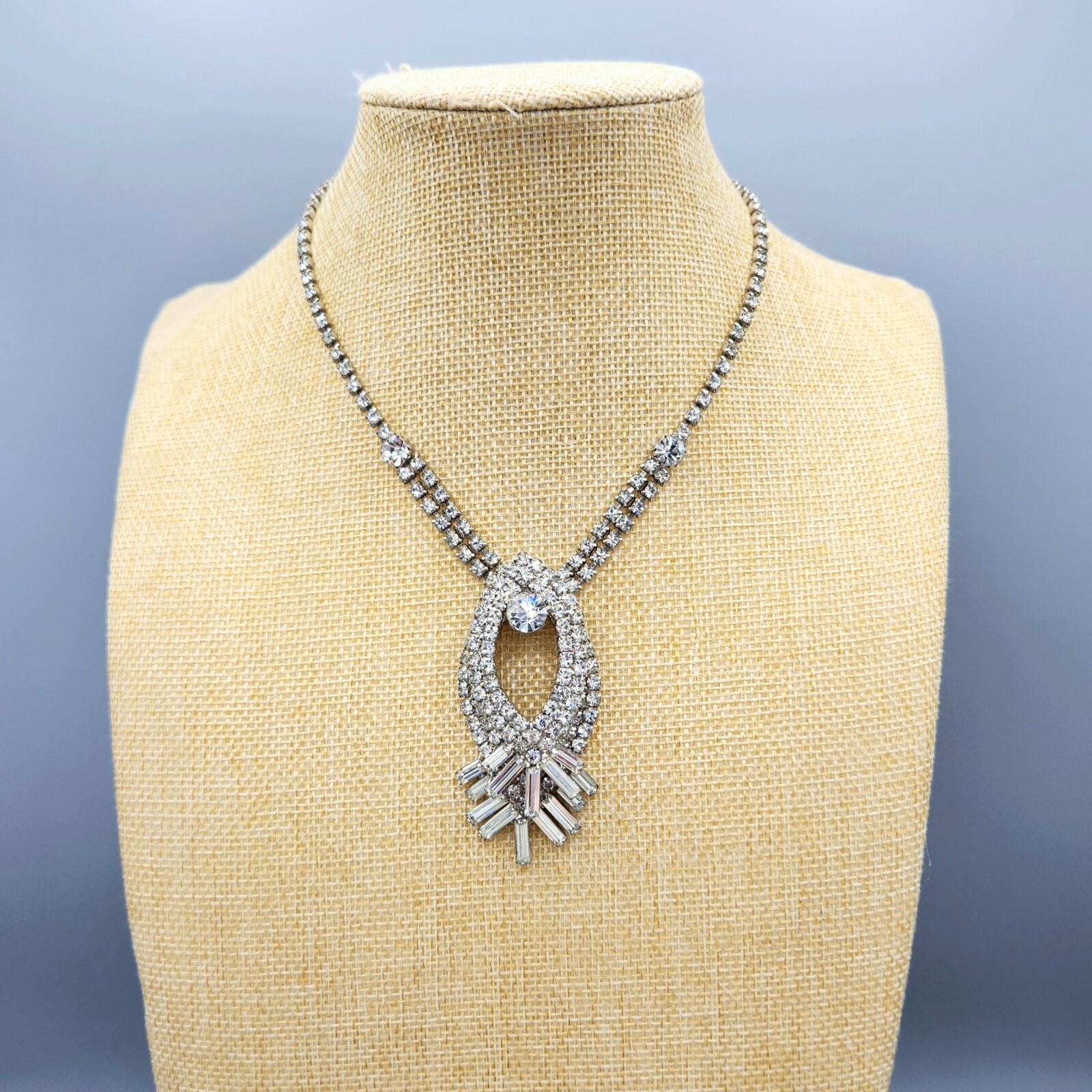Vintage Unsigned Designer Clear Baguette Chaton Rhinestone Lavalier Necklace 15″